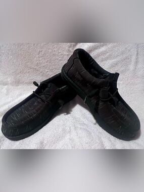 Hey Dude Black Quilted Slip-Ons. Size 7 men’s (will fit women size 8.5)